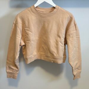 Girlfriend Collective cropped crew neck.